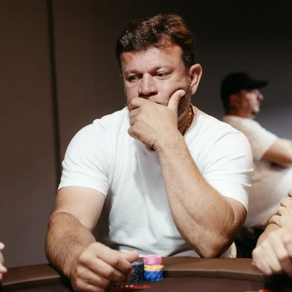 伟德体育棋牌游戏